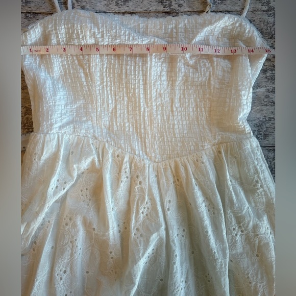 NEW w/TAGS LUSH White Eyelet Spaghetti Strap Dress Size Medium - Picture 7 of 8